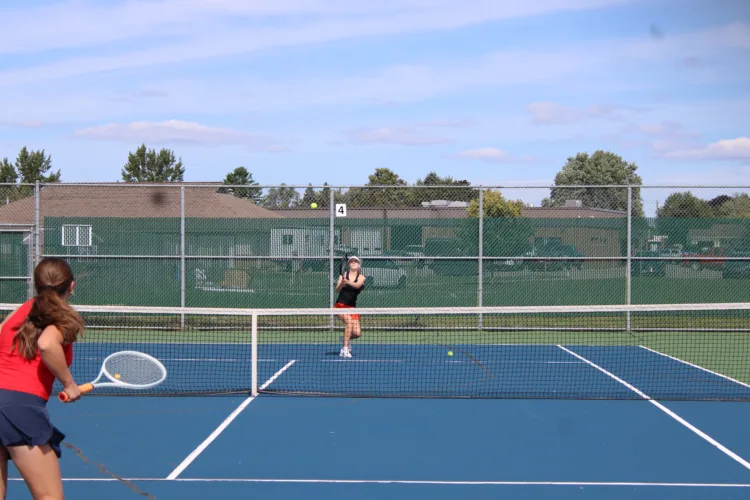 Esky tennis splits doubleheader